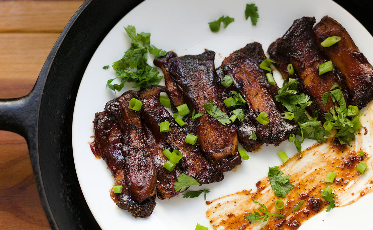 IDÉES DE PLATS APHRODISIAQUES: CÔTES LAQUÉES AU MIEL APHRODISIAQUE ET ÉCLAT DE PIMENT