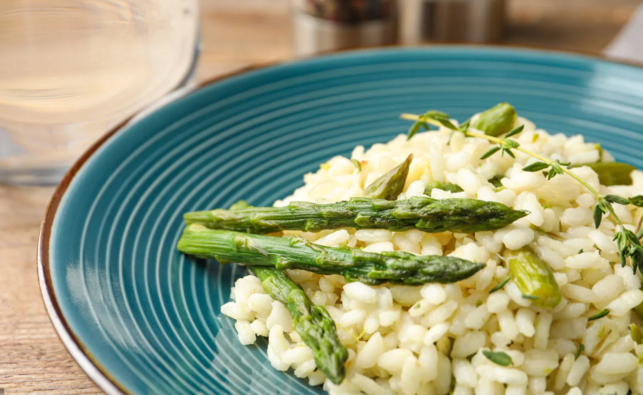 IDÉES DE PLATS APHRODISIAQUES: RISOTTO AUX TENTATIONS : ASPERGES FONDANTES ET OIGNONS CARAMÉLISÉS